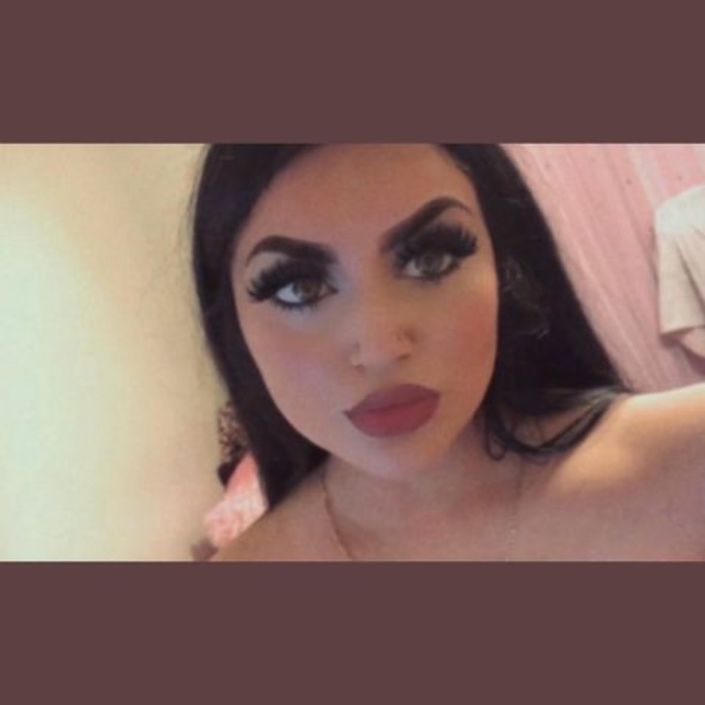 Meet your Posher, Lesly